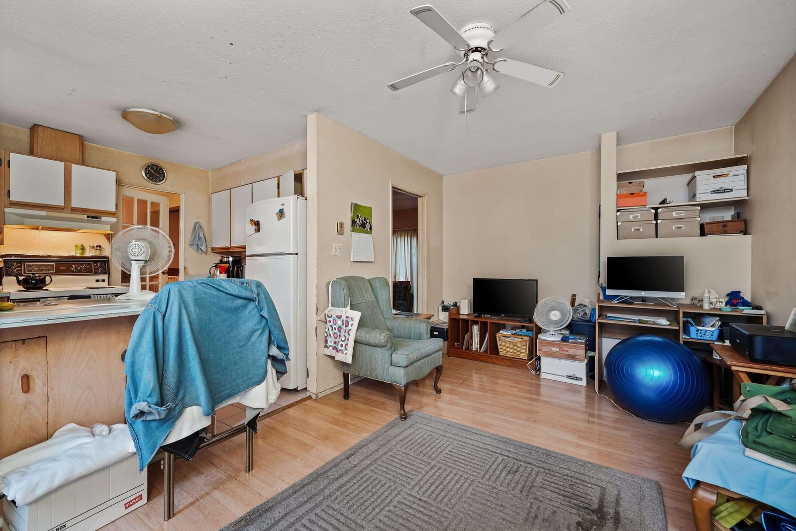 Listing Image 11