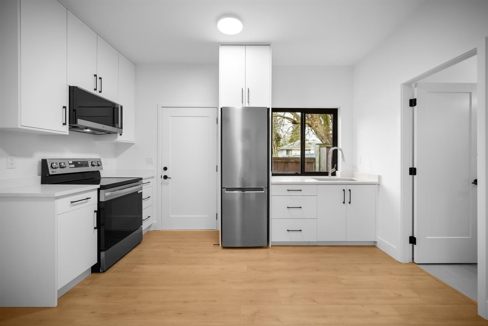 Listing Image 21
