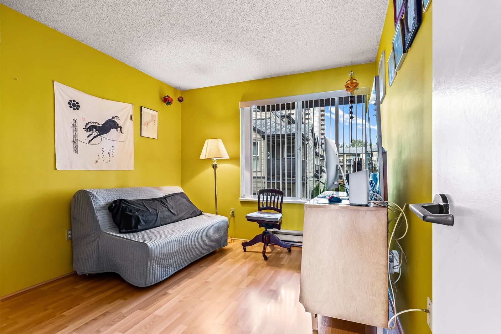 Listing Image 12