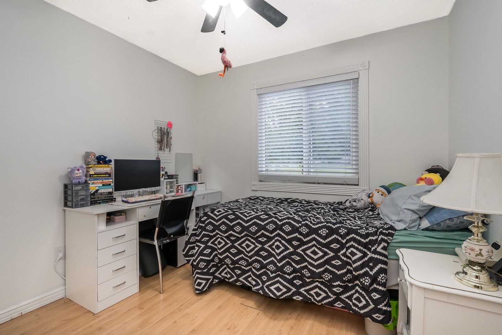 Listing Image 21