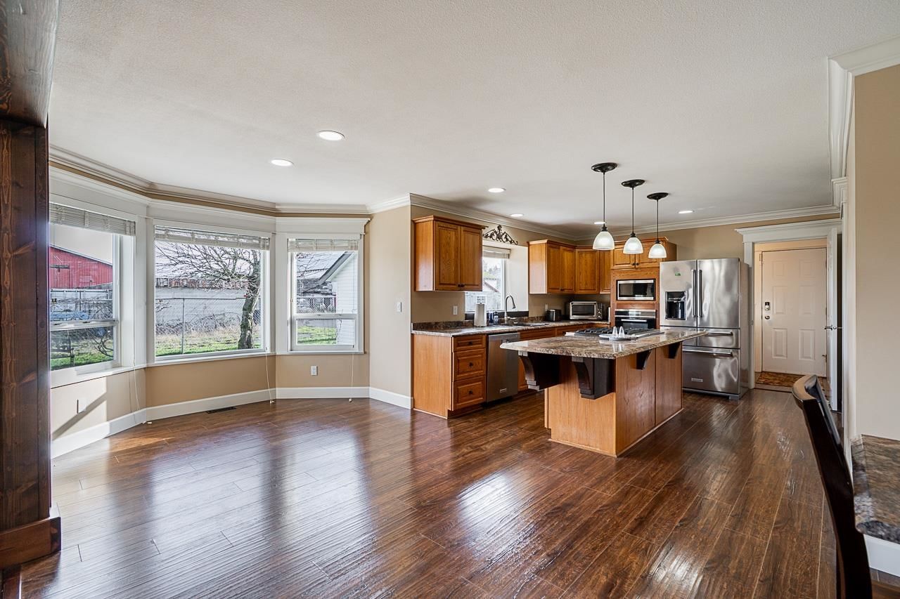 Listing Image 12