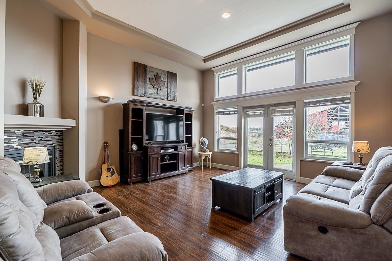 Listing Image 9