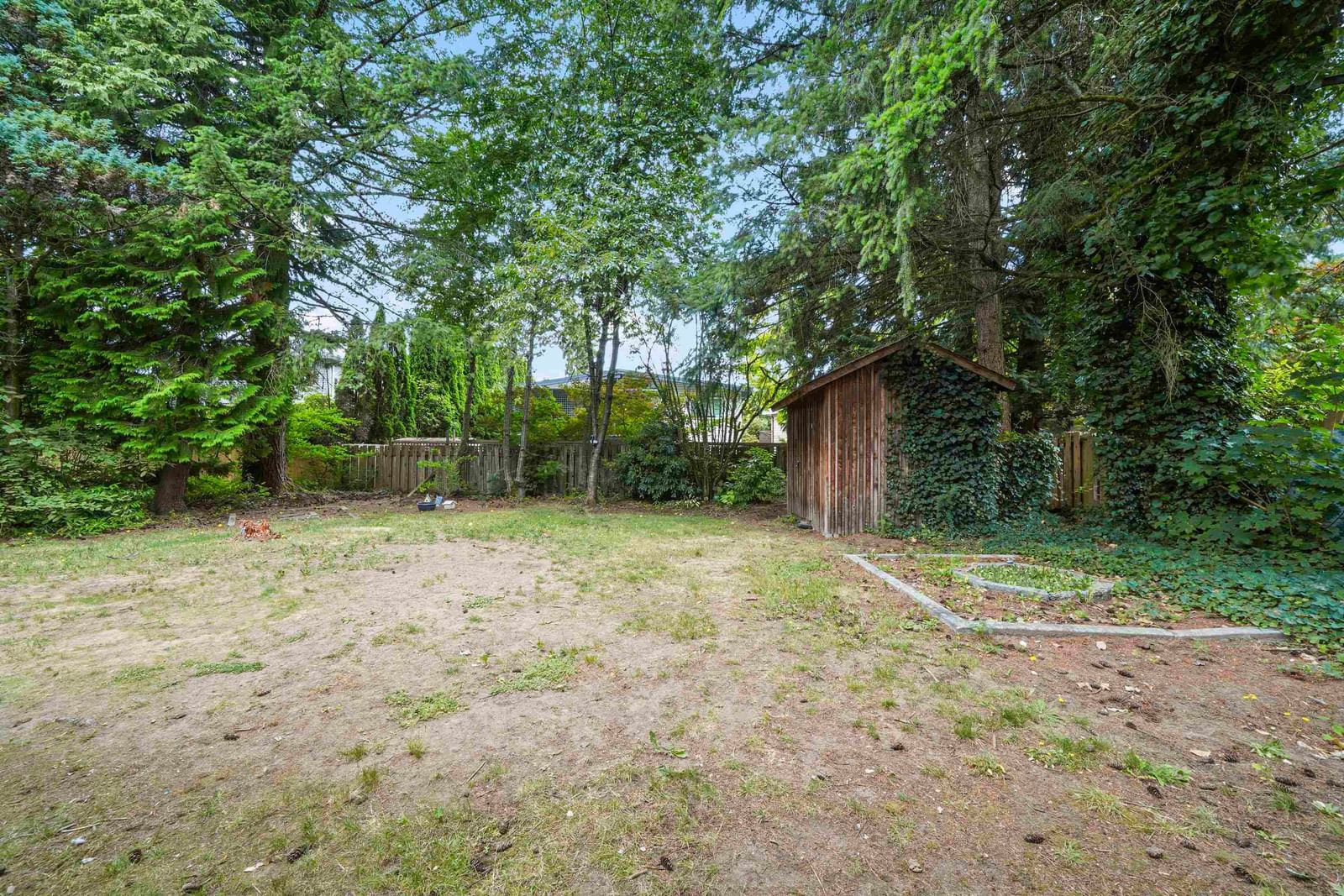 Listing Image 14