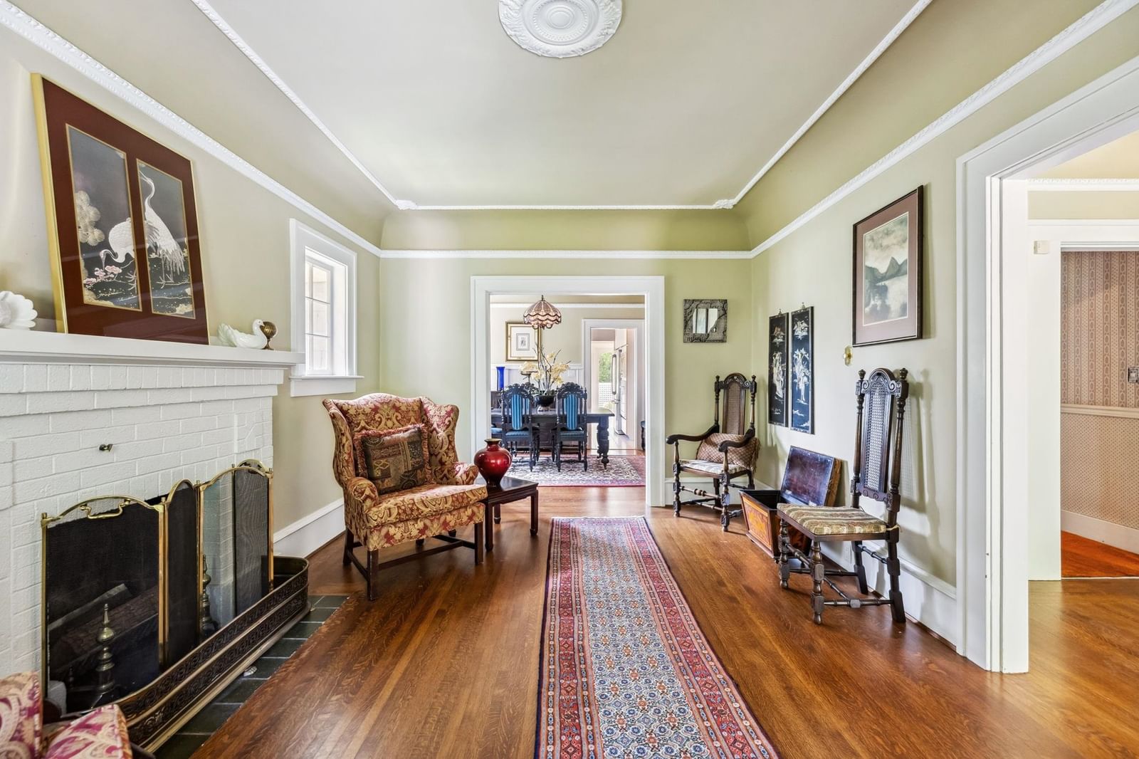 Listing Image 5