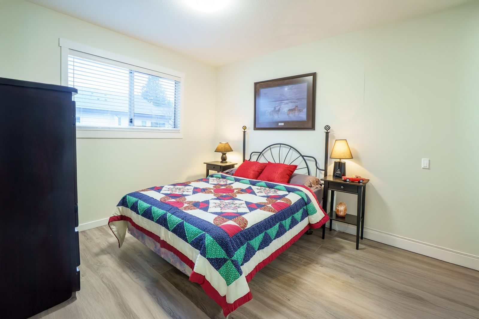 Listing Image 12