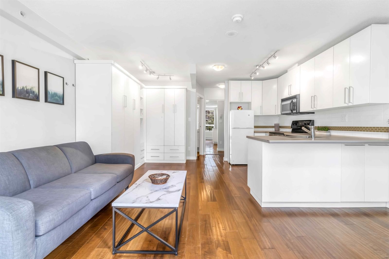 Listing Image 12