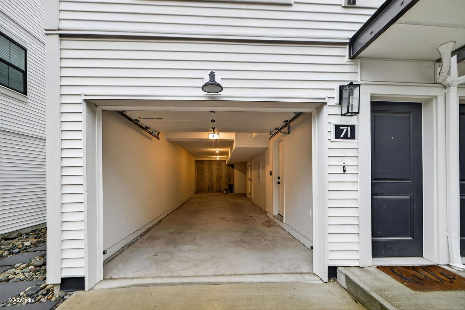 Listing Image 27