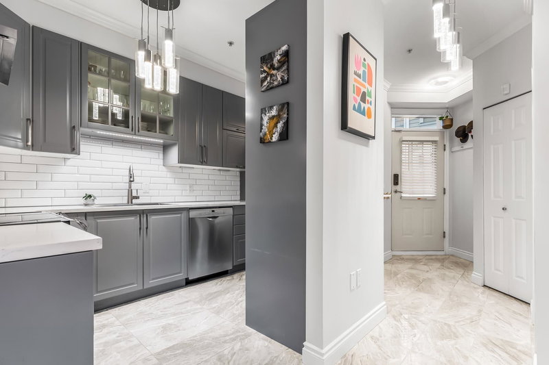 204 - 815 First Street, New Westminster, V3L 2H7 | Image 2