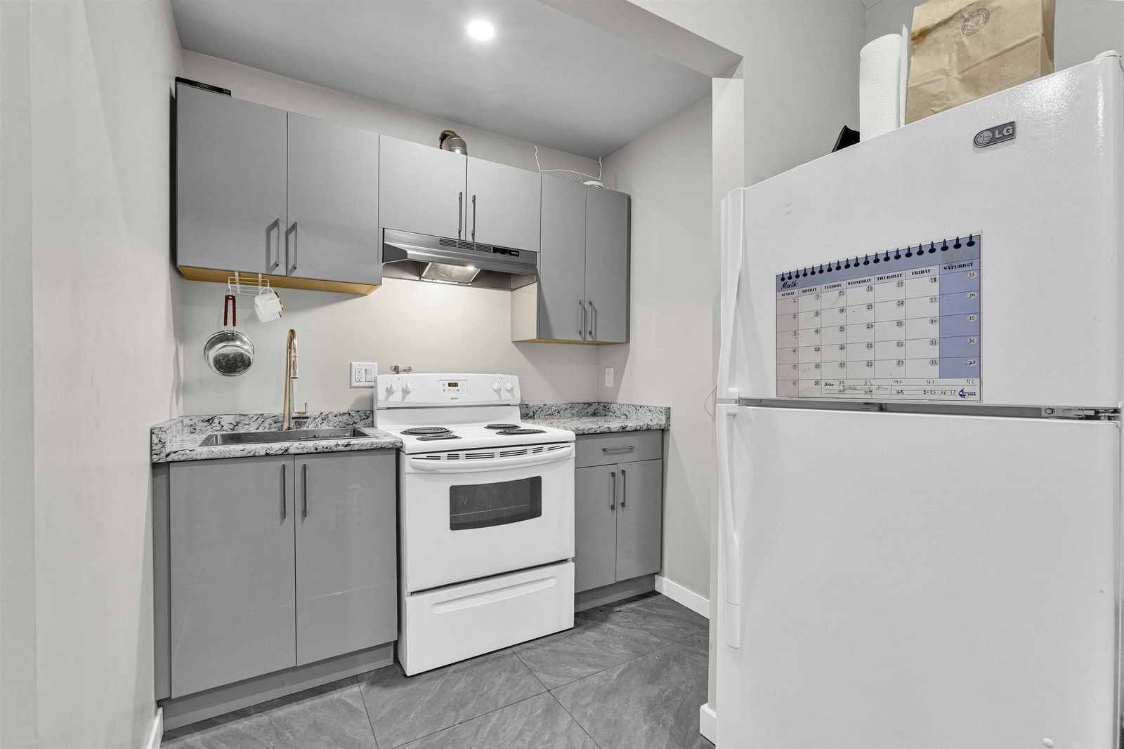 Listing Image 23