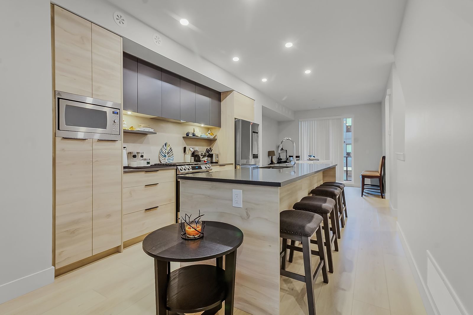 Listing Image 12