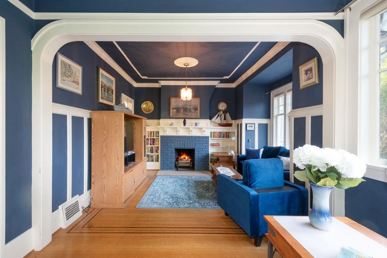 Listing Image 11