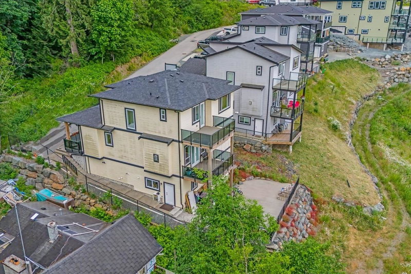 8235 Harvest Place, Chilliwack, V4Z 0E4 | Image 2