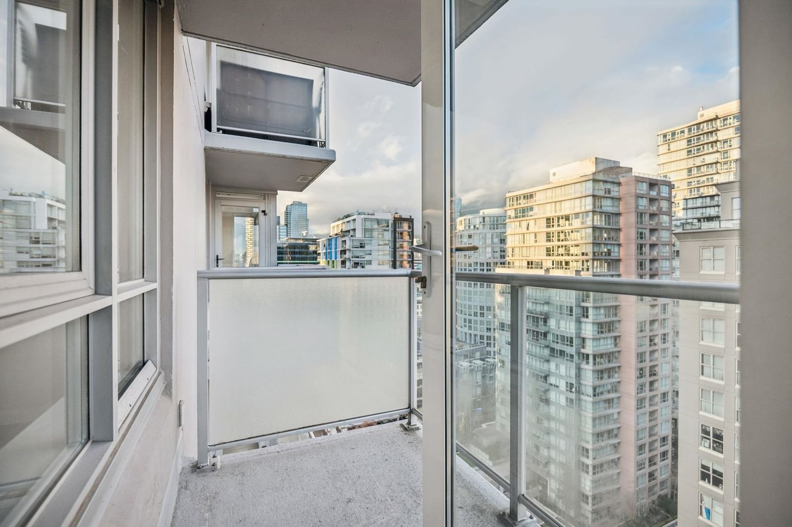 Listing Image 20