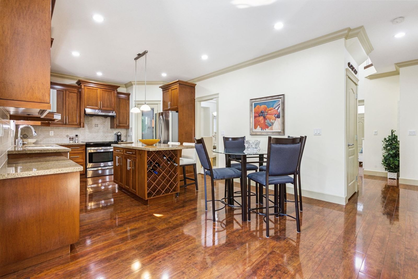 Listing Image 14