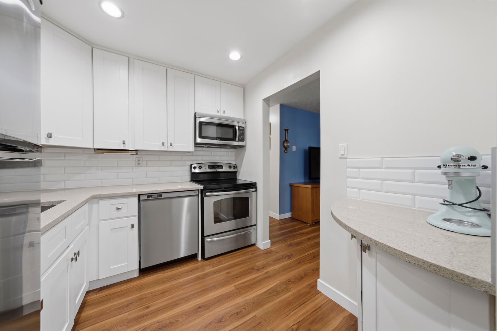 Listing Image 13