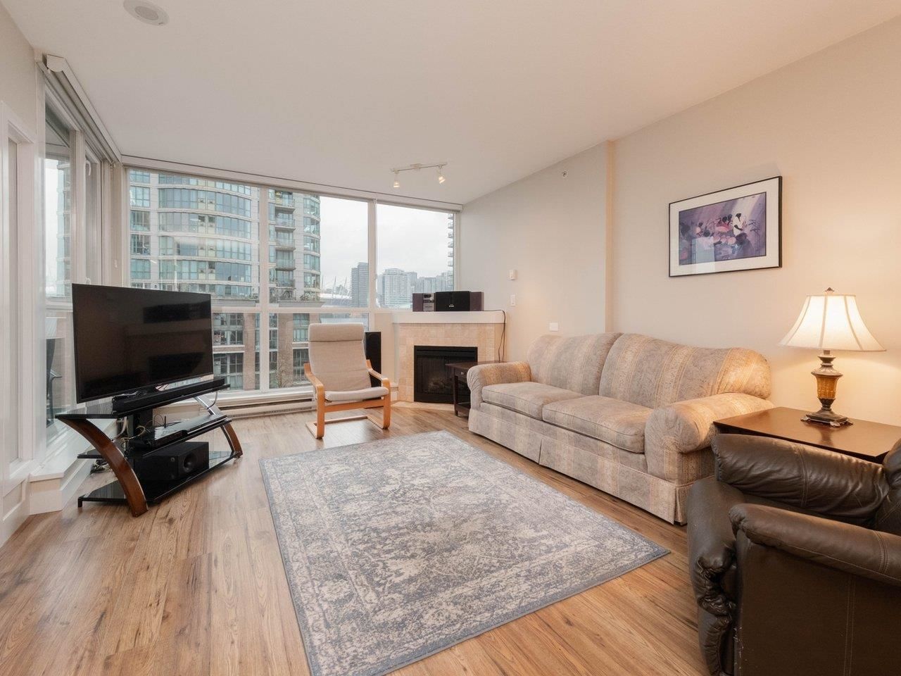 Listing Image 12