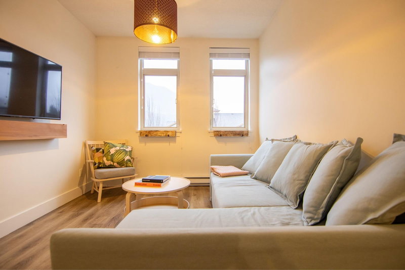 305 - 7330 Arbutus Street, Pemberton, V0N 2L1 | Image 2