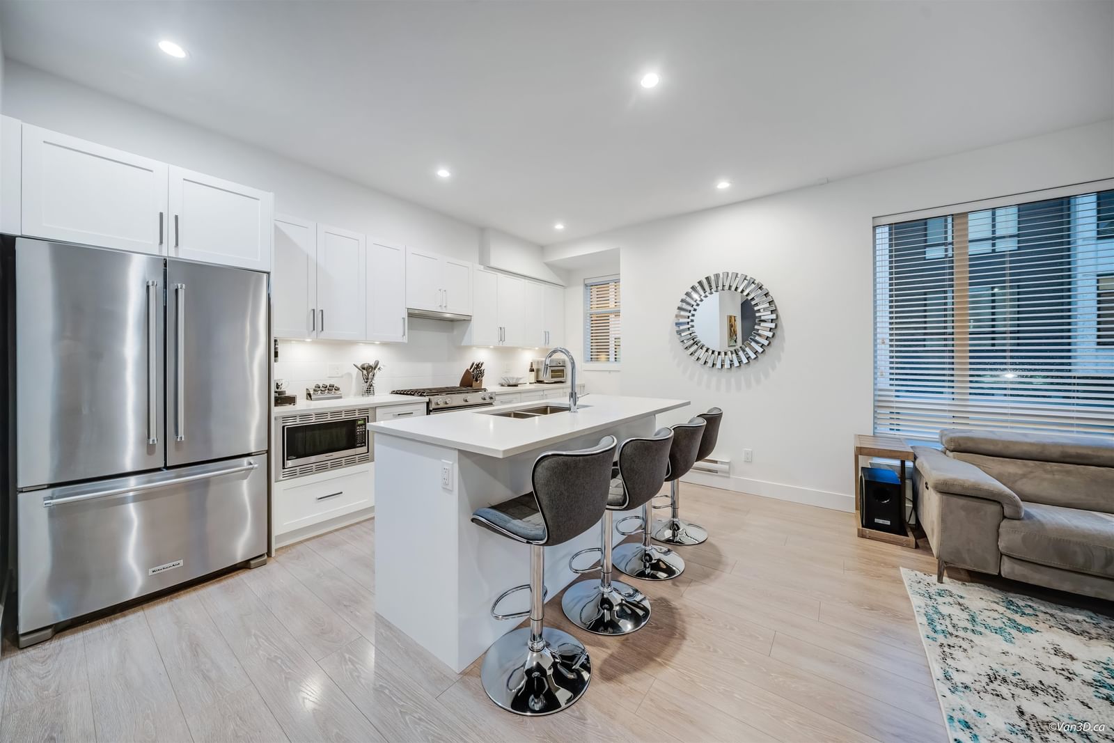 Listing Image 12
