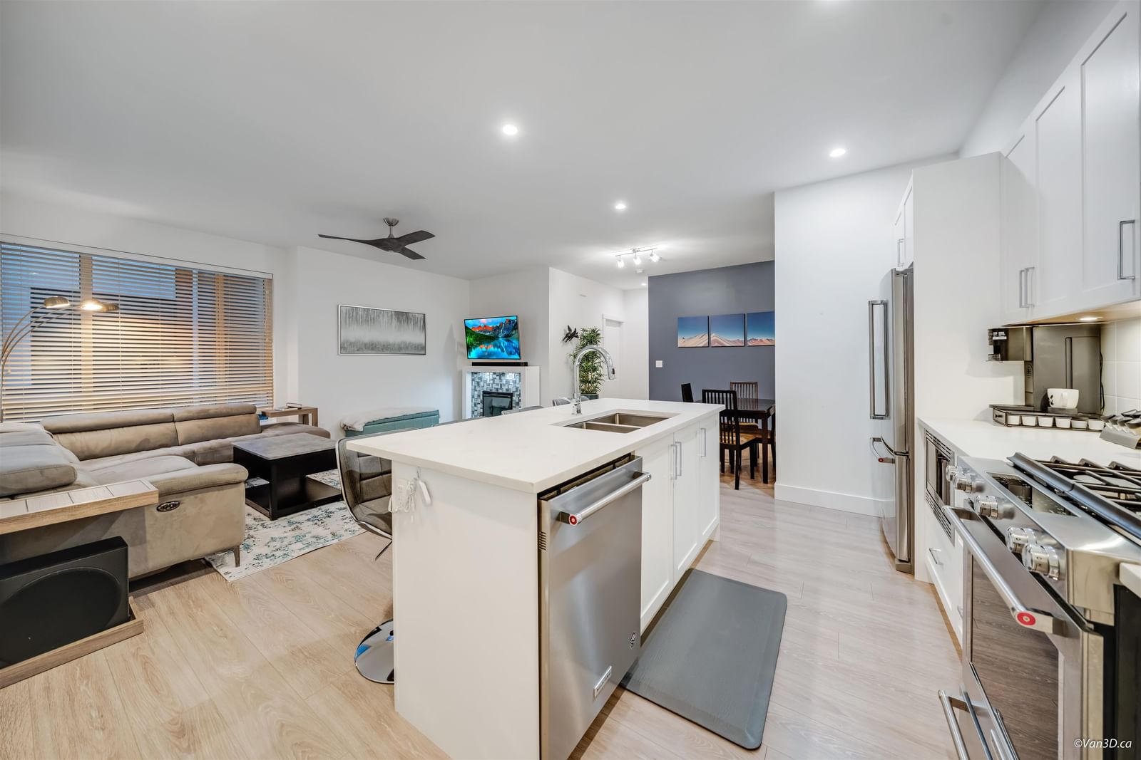Listing Image 8