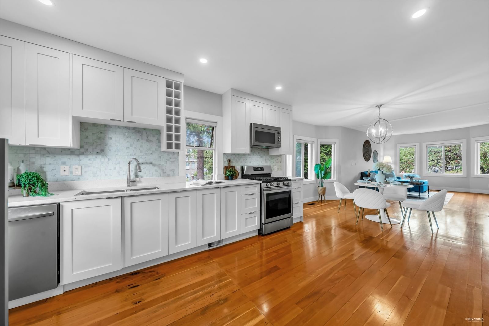 Listing Image 19