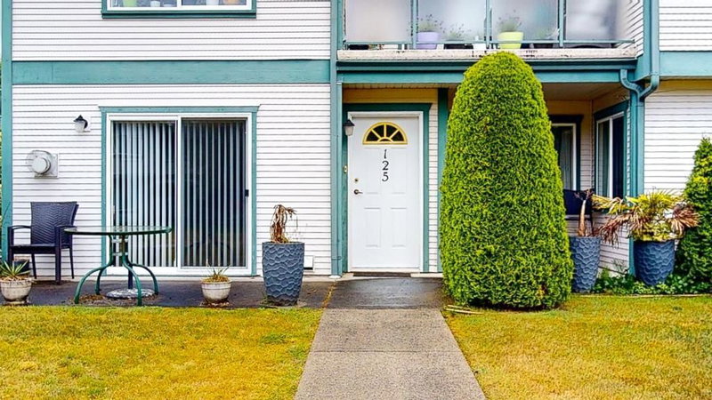 125 - 5711 Ebbtide Street, Sechelt, V7Z 0J5 | Image 2