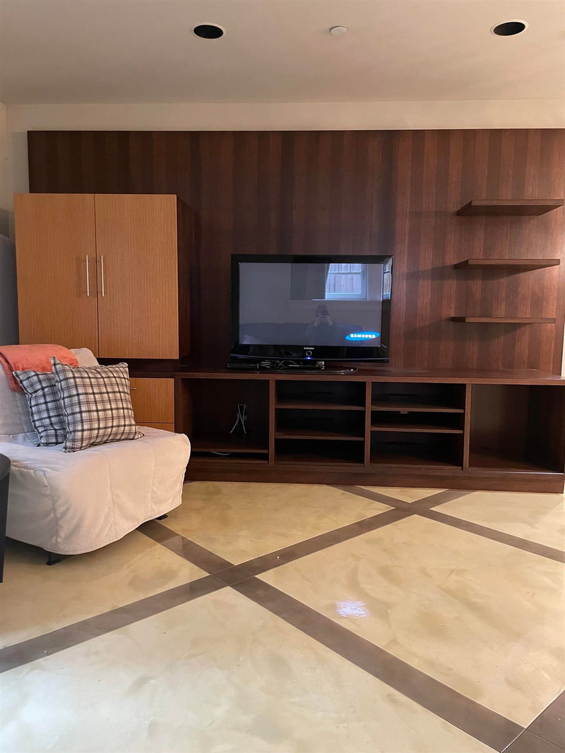 Suite - 7589 Curtis Street, Burnaby, V5A 4W7 | Image 2