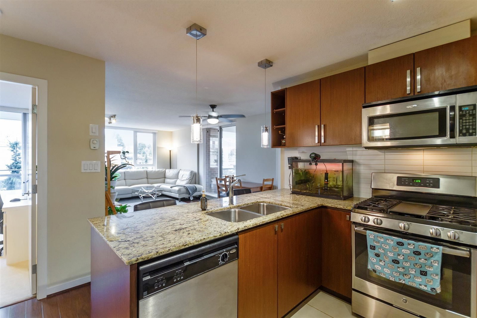 Listing Image 10
