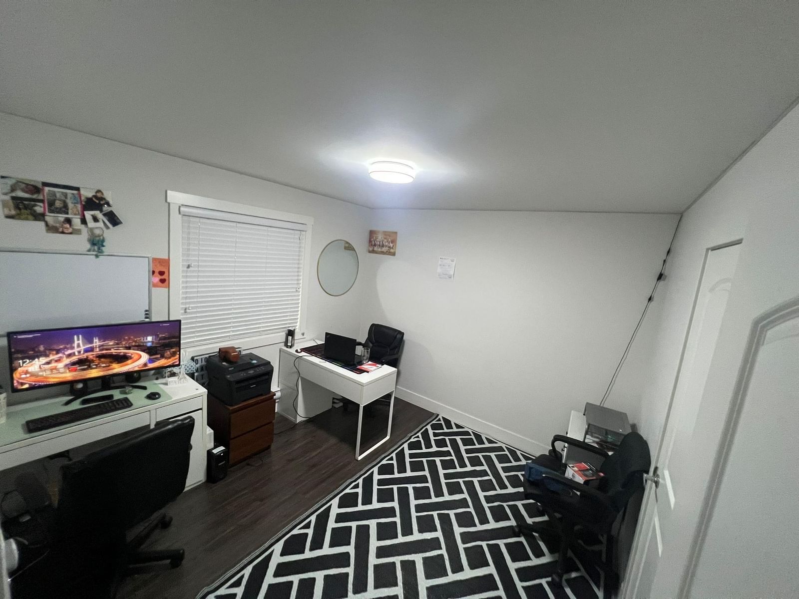 Listing Image 12