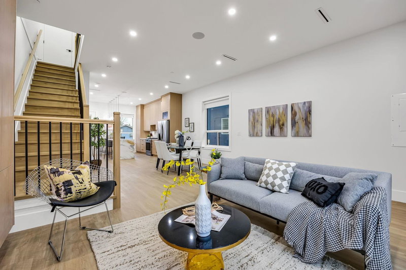 2827 Dundas Street, Vancouver, V5K 1R5 | Image 3