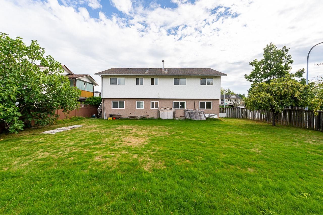 Listing Image 7