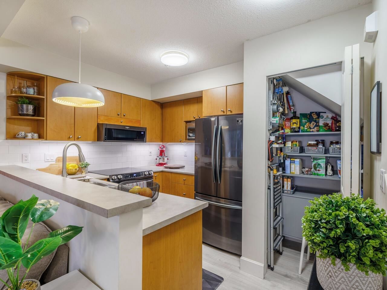 Listing Image 9