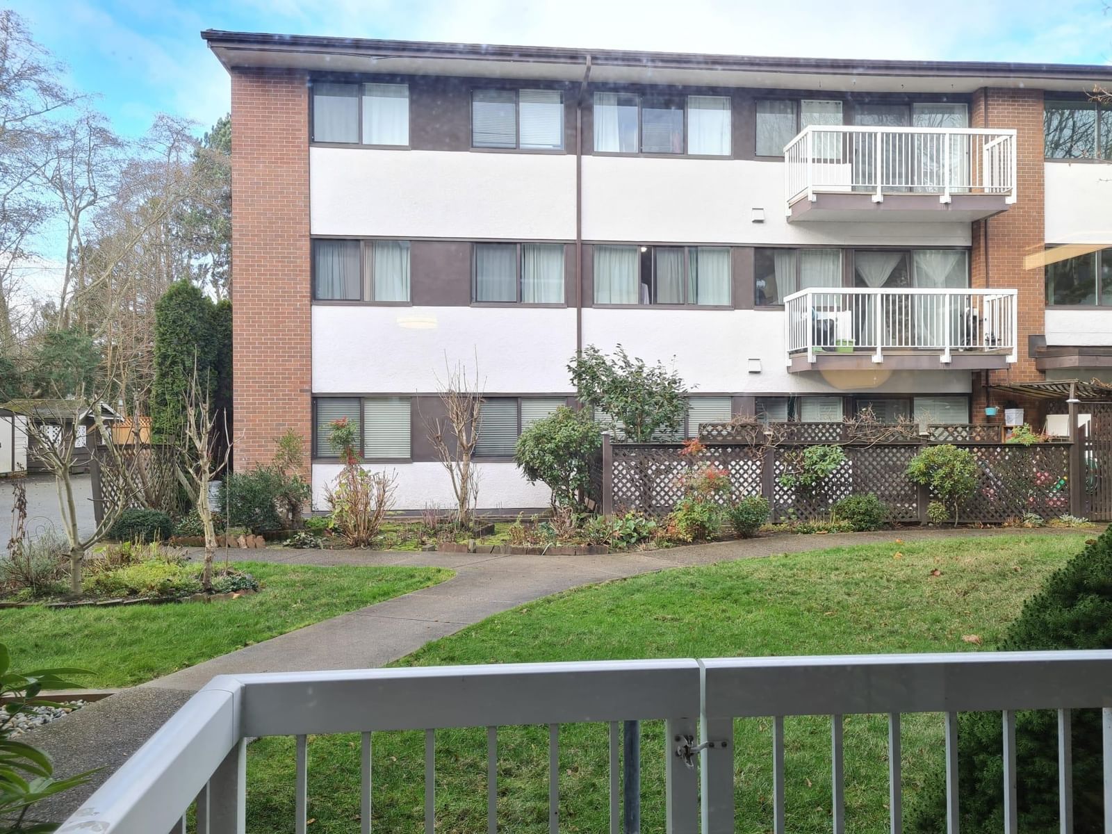 Listing Image 17