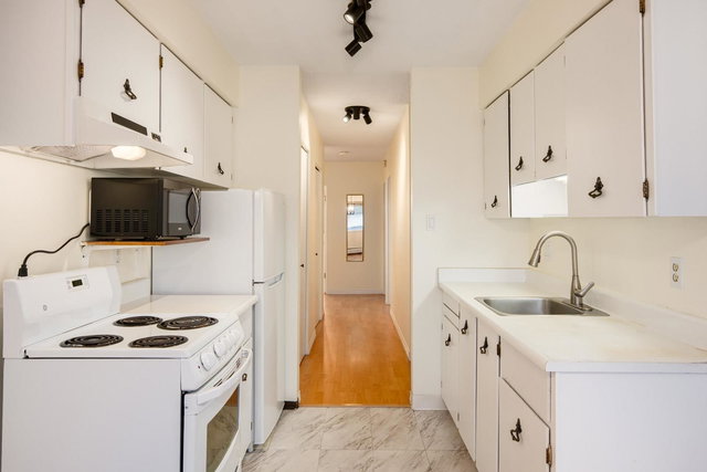 304 - 157 21st Street E