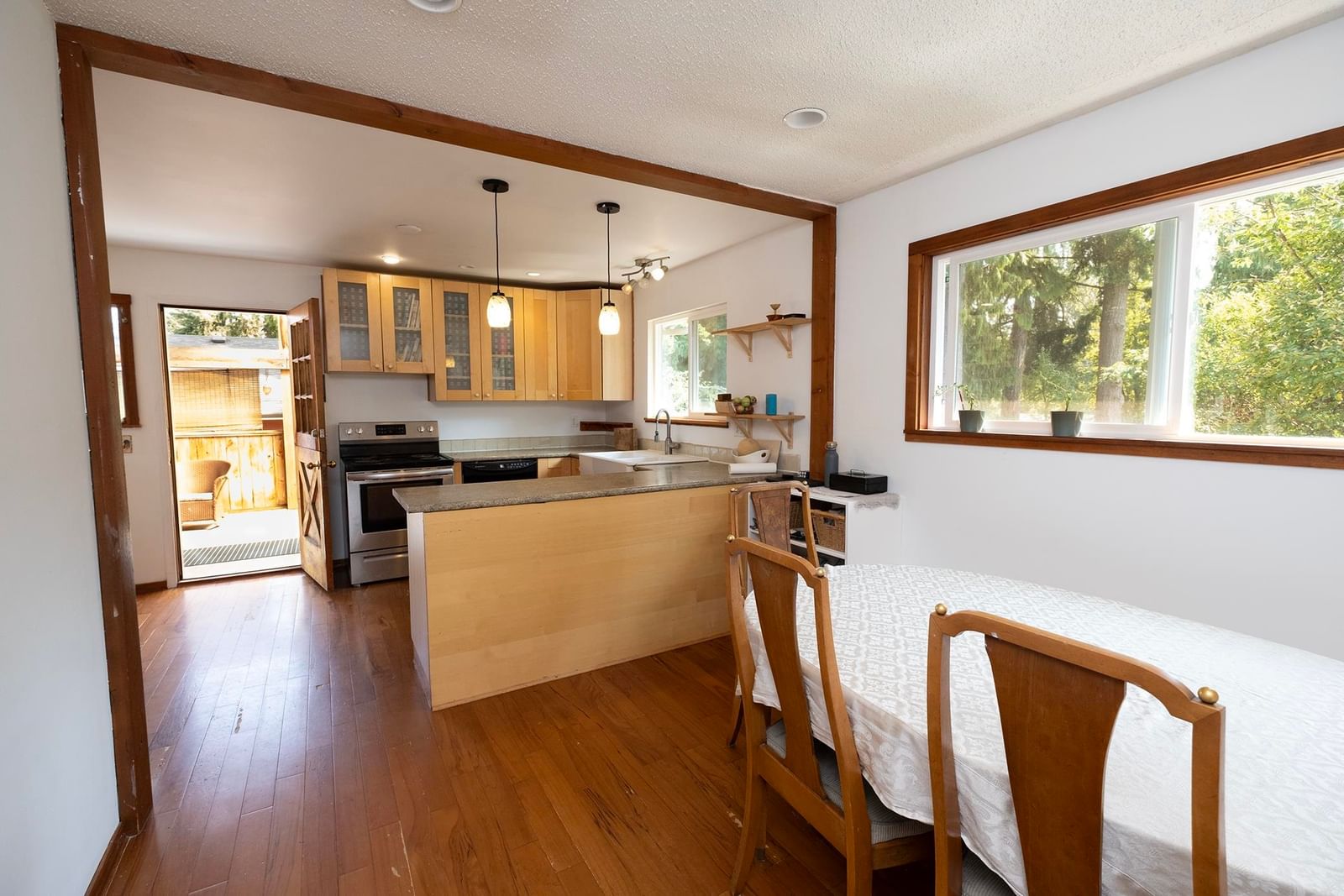 Listing Image 7