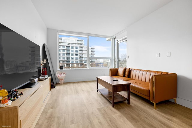 606 - 5508 Hollybridge Way