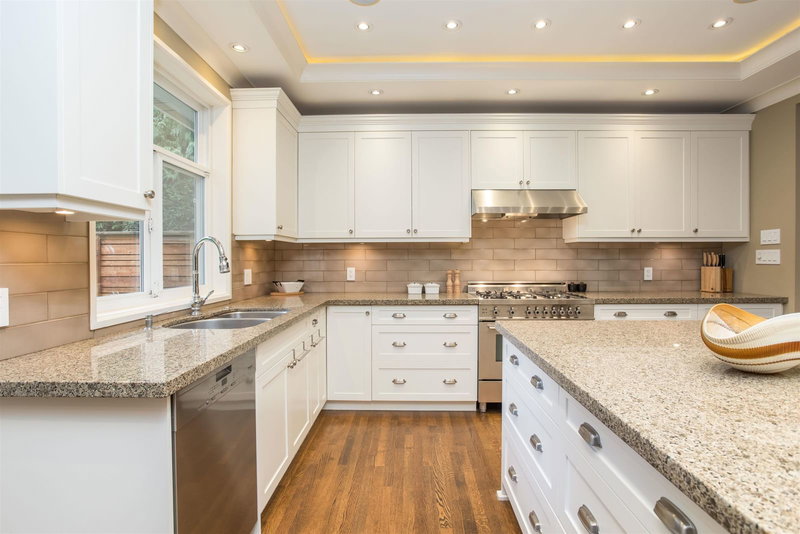 6417 Pitt Street, West Vancouver, V7W 2C1 | Image 3