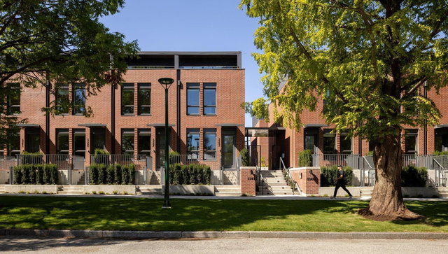 105 - 5381 Willow Street