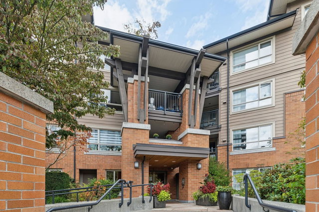 212 - 600 Klahanie Drive