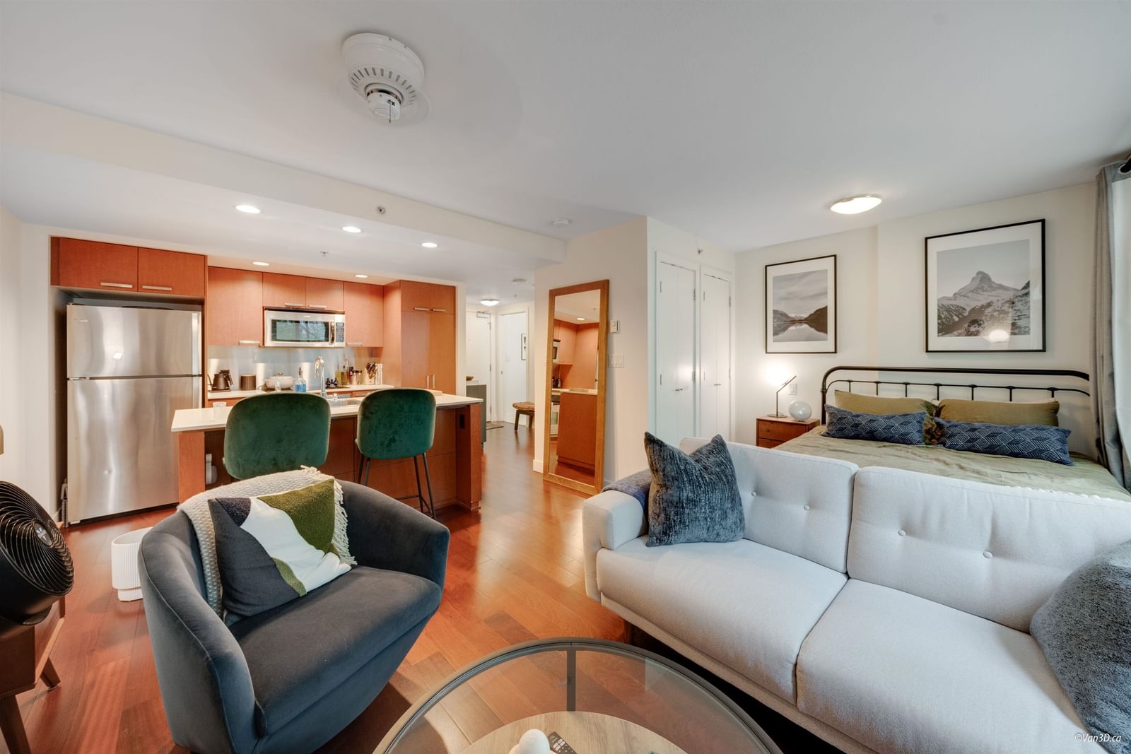 Listing Image 10