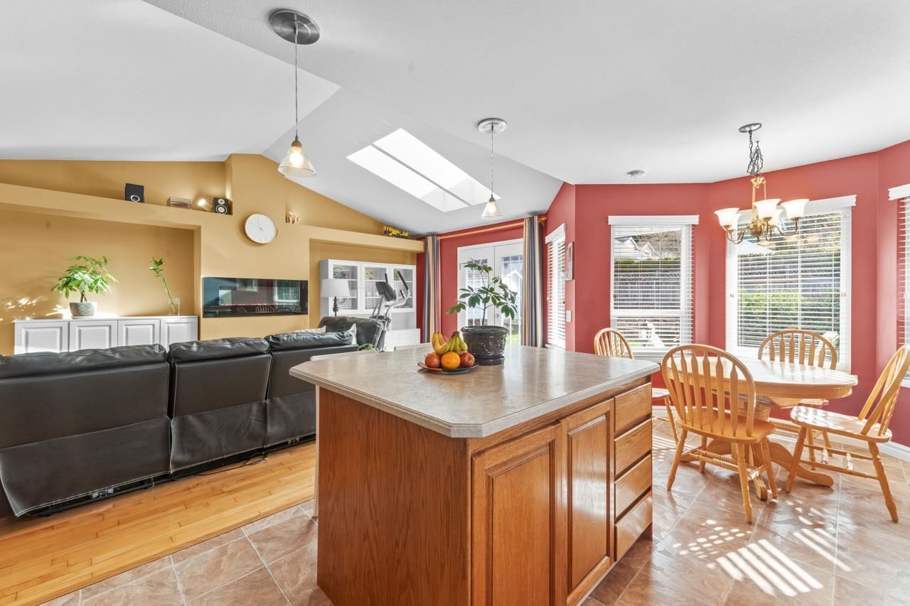 Listing Image 14