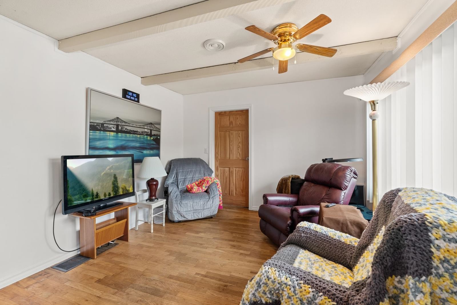 Listing Image 16