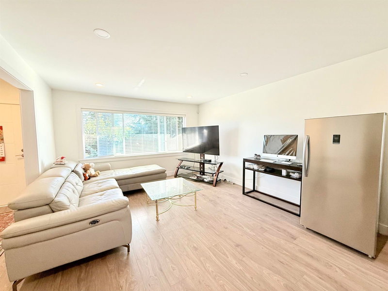 7779 Elford Street, Burnaby, V3N 4B6 | Image 2