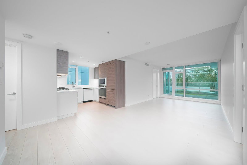 512 - 6833 Buswell Street