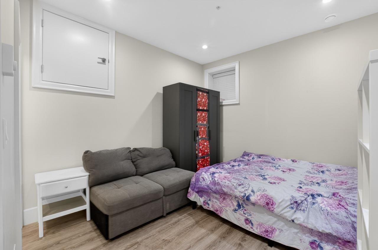 Listing Image 17