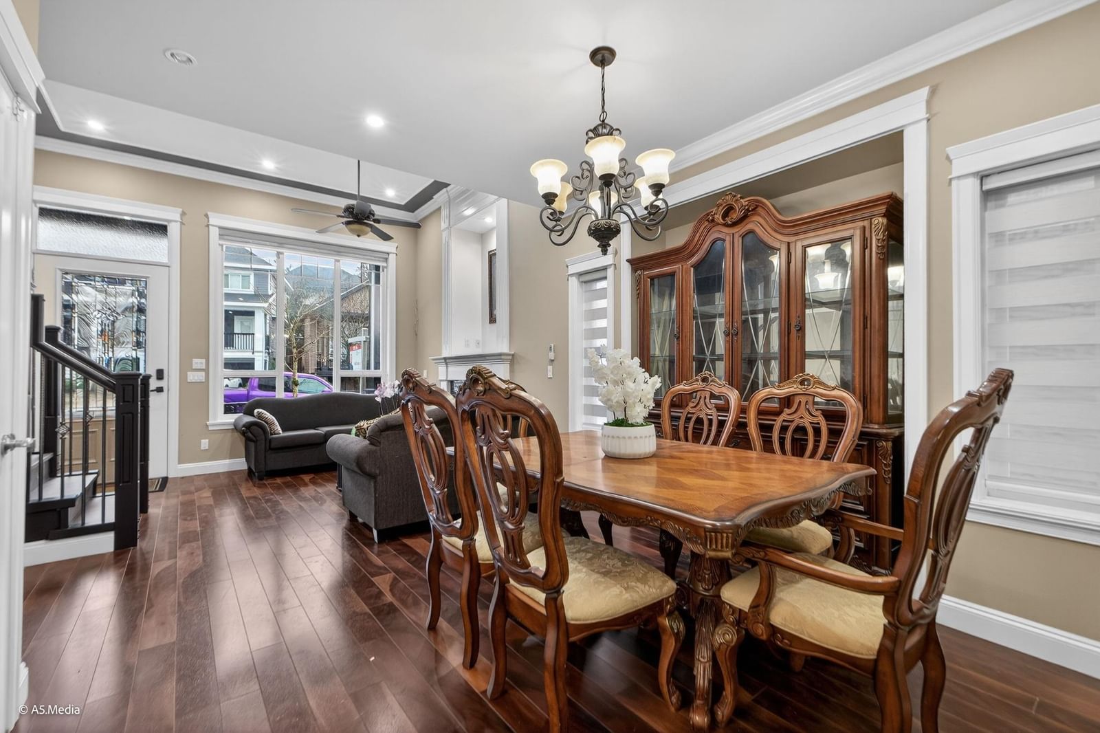 Listing Image 10