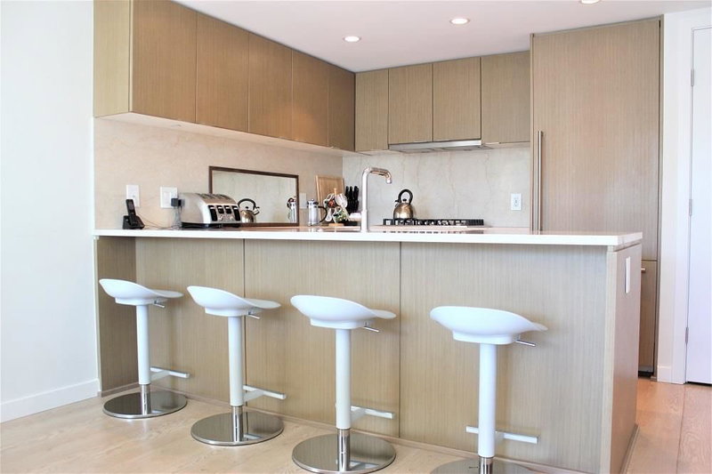 302 - 125 14th Street, Vancouver, V7L 0E6 | Image 2