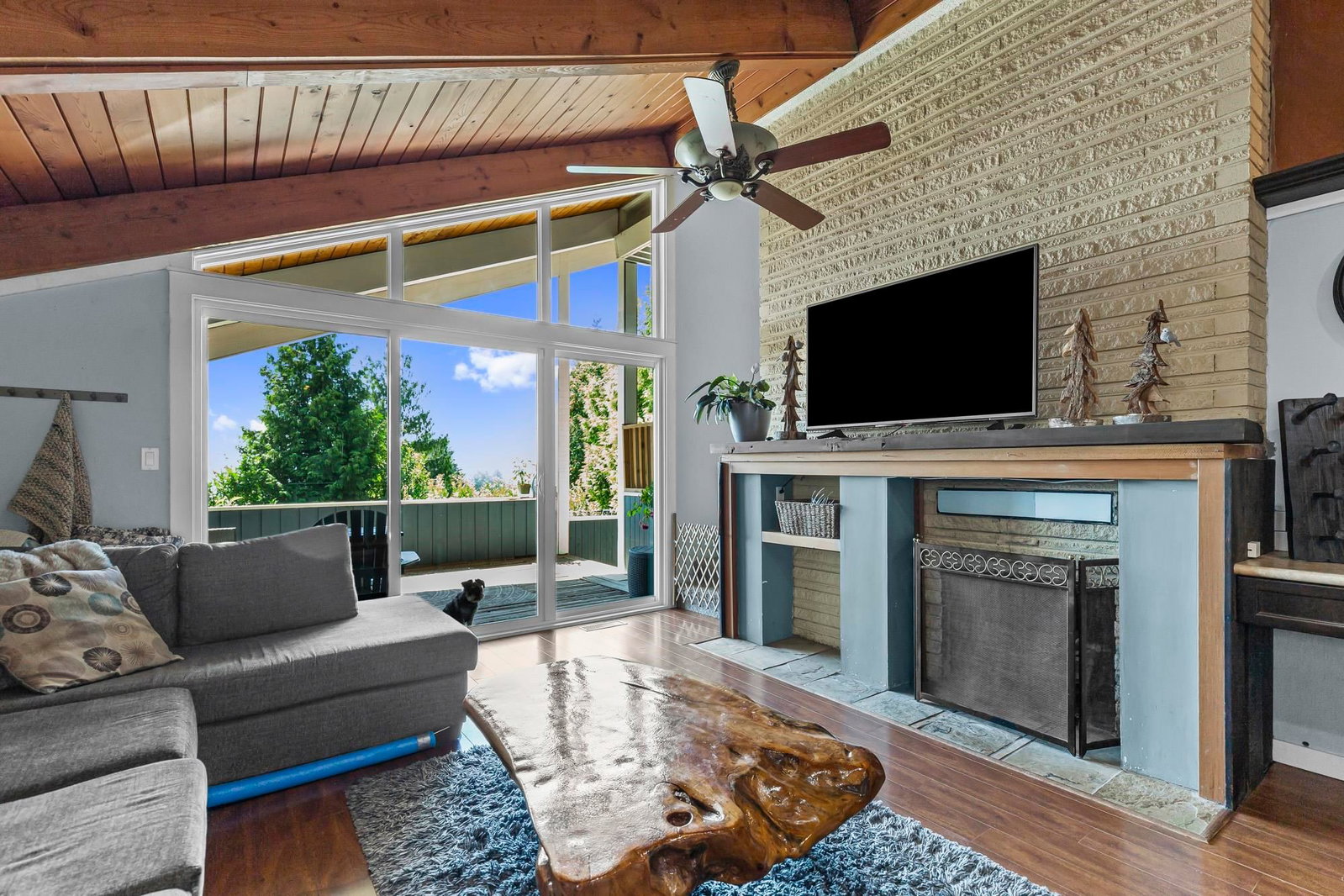 Listing Image 8