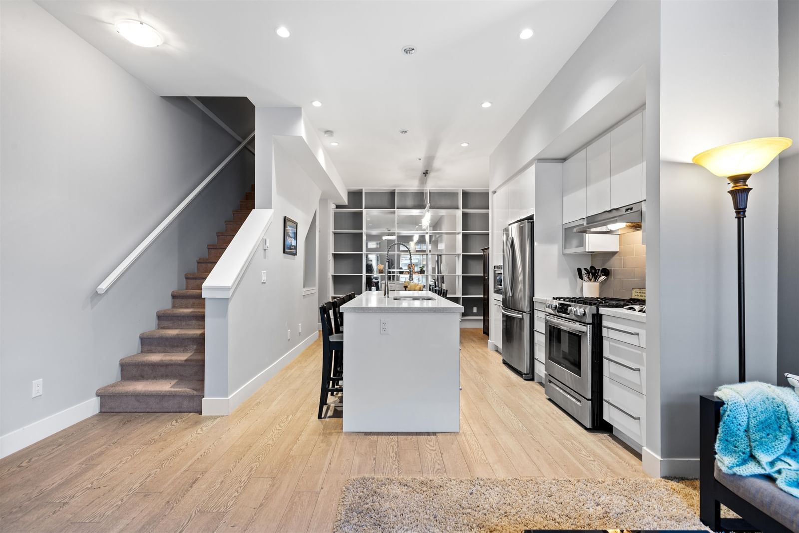 Listing Image 11