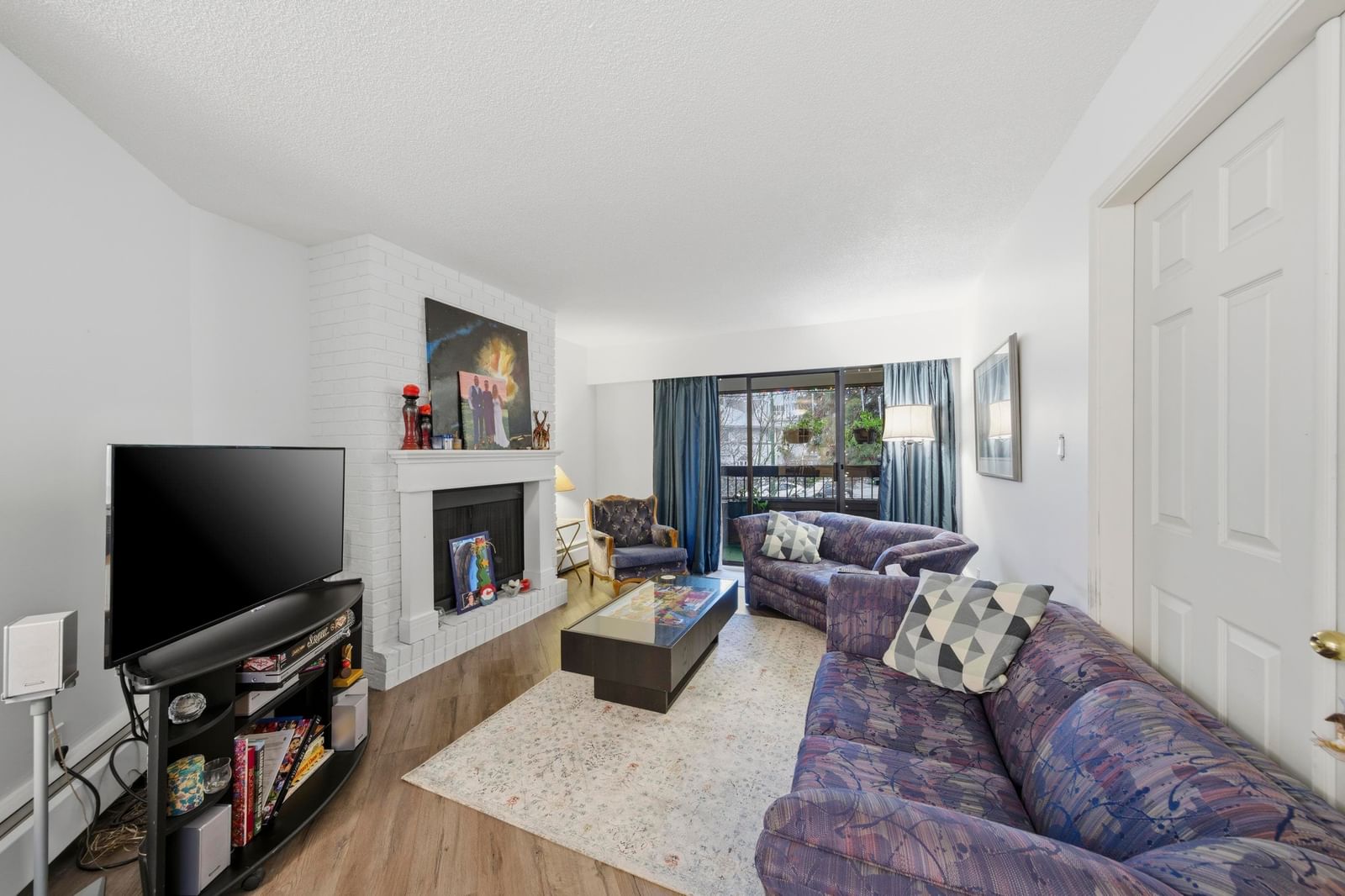 Listing Image 8
