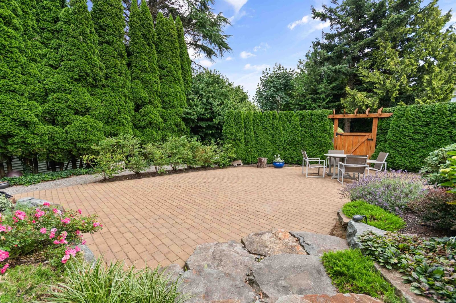 Listing Image 5
